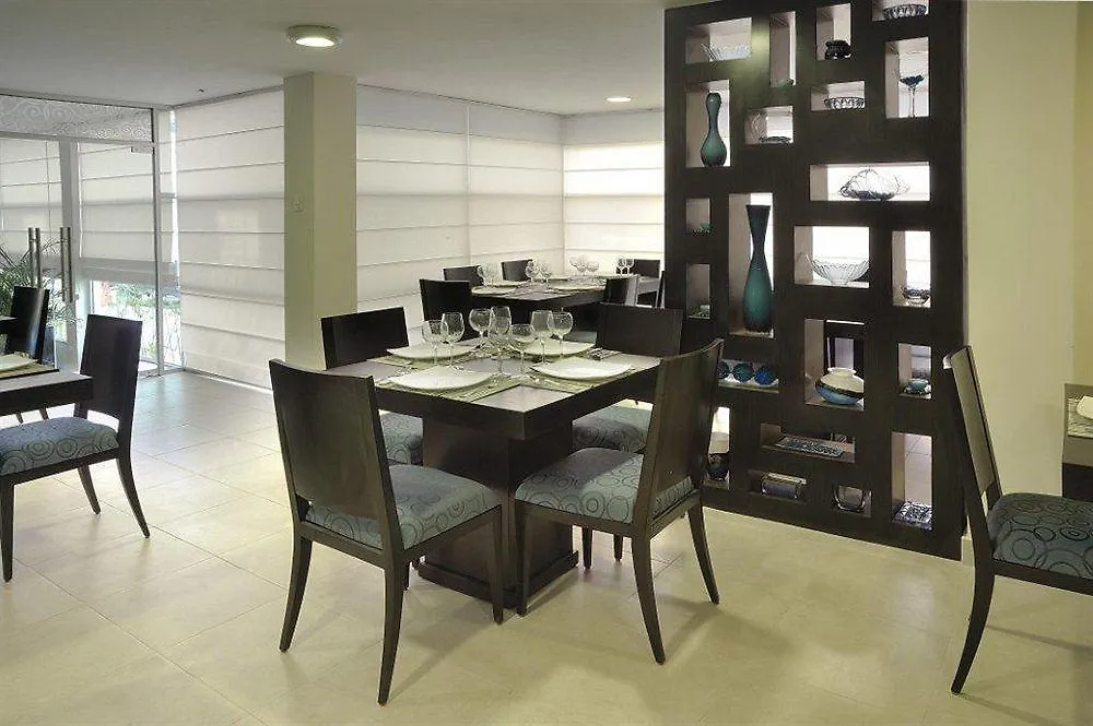 Hotel Mc Suites グアヤキル 4*,  エクアドル